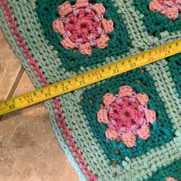 Vintage Handmade Crochet Granny Square Afghan Blanket Pink & Green 54"x45" - Picture 10 of 16